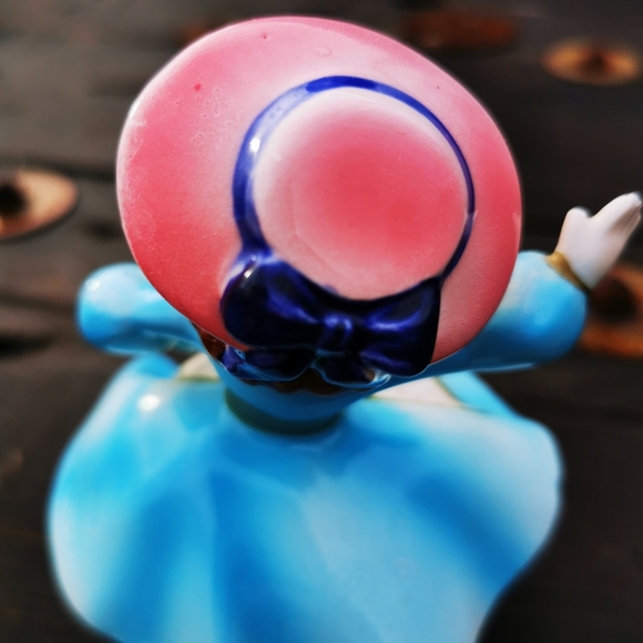 Vintage Japan Ceramic Waving Girl in Blue Dress Figurine - Picture 8 of 16